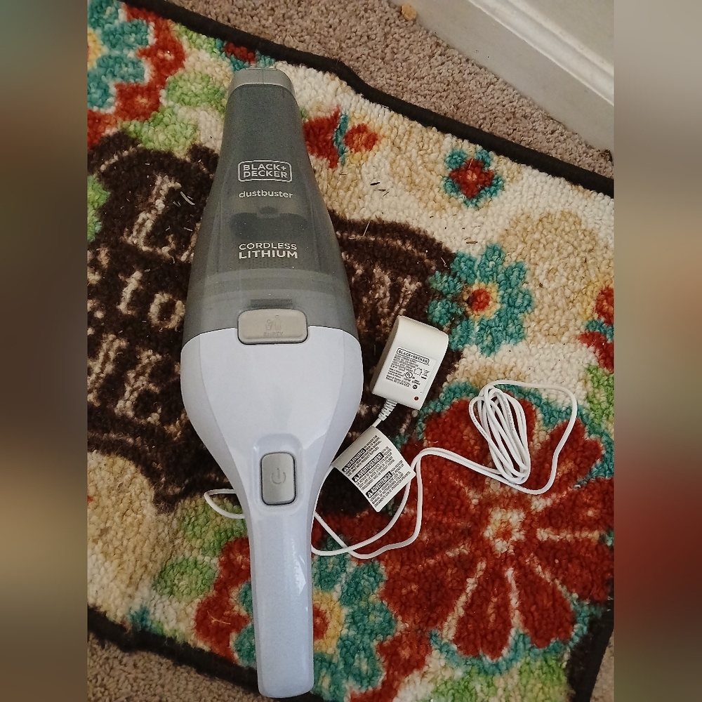 Black+Decker Cordless Handheld Vacuum